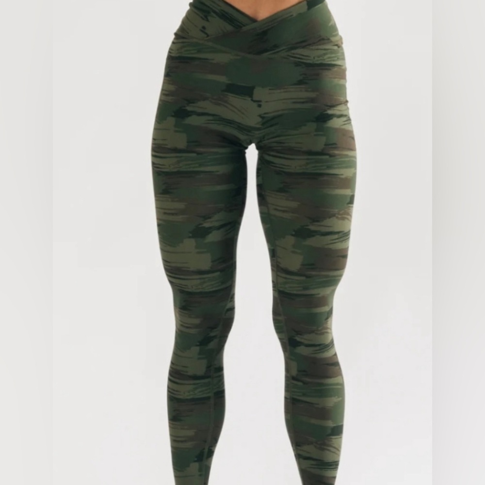 Alphalete Camo Surface Power Leggings